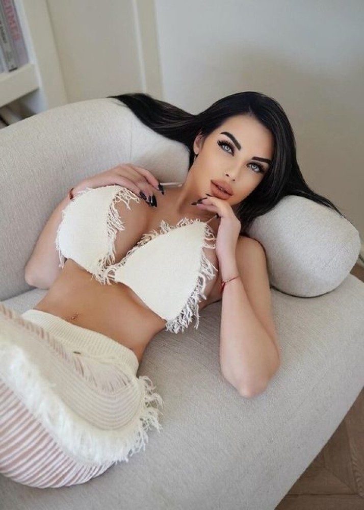 Индивидуалка Карина фото № 2 в городе Боровичи